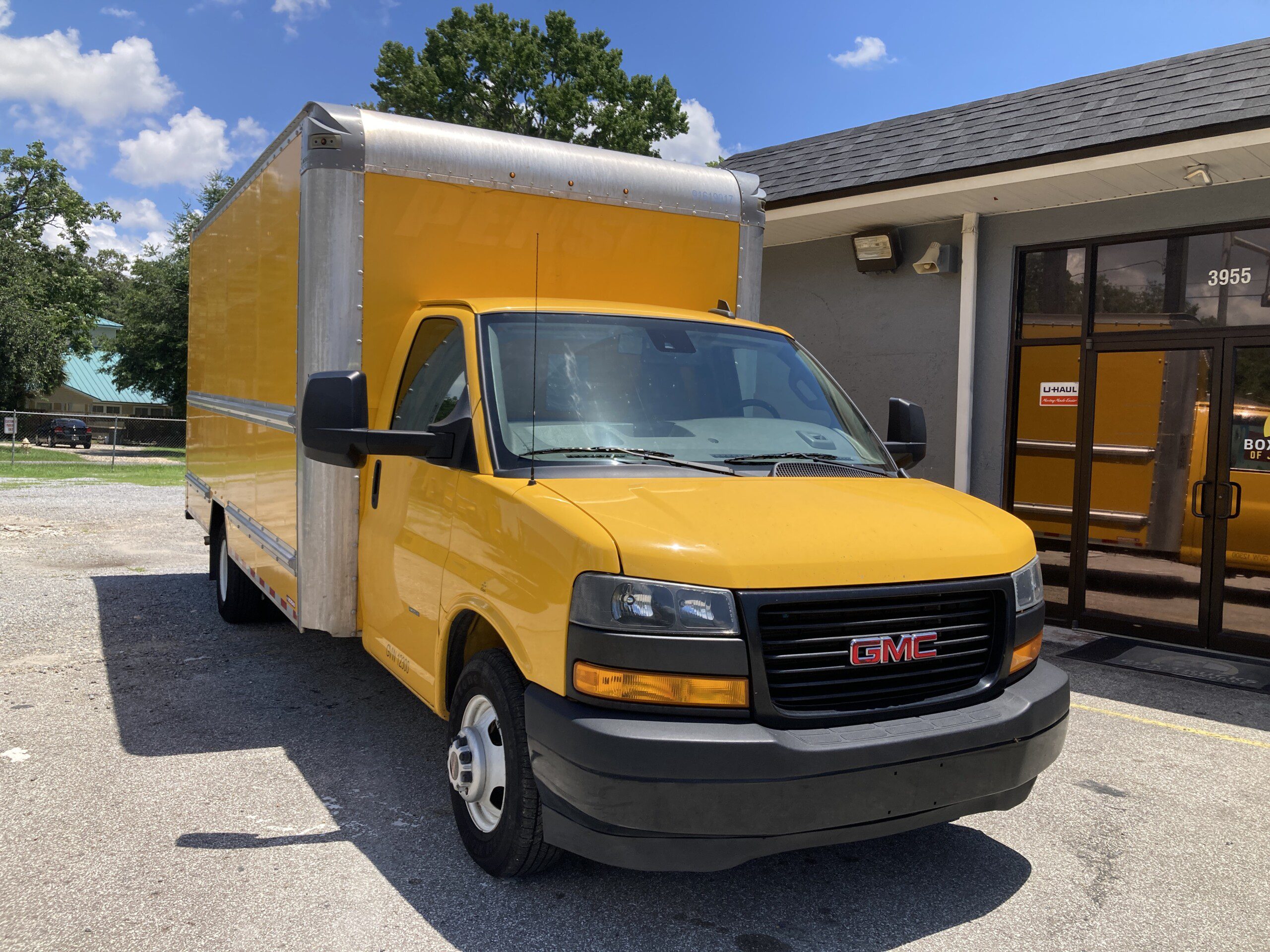 2021 GMC Savana Cutaway